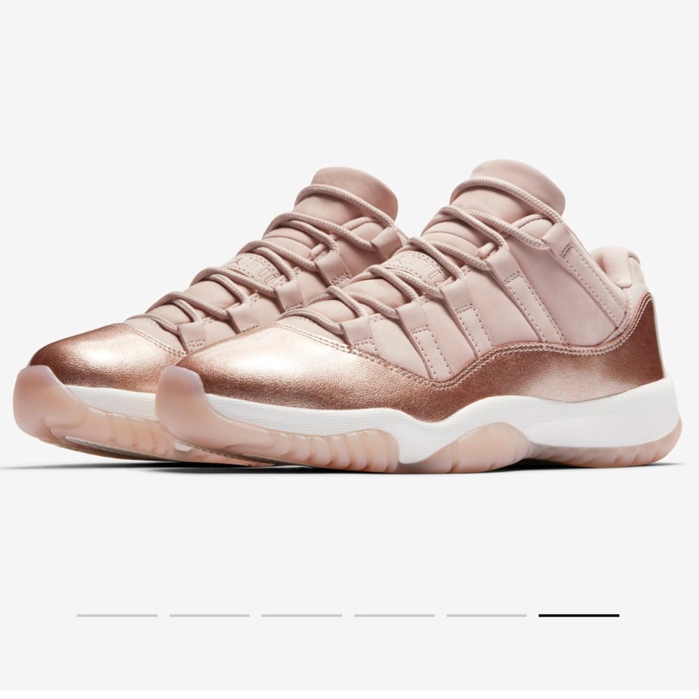 Air Jordan 11 Retro Low Women's Shoe